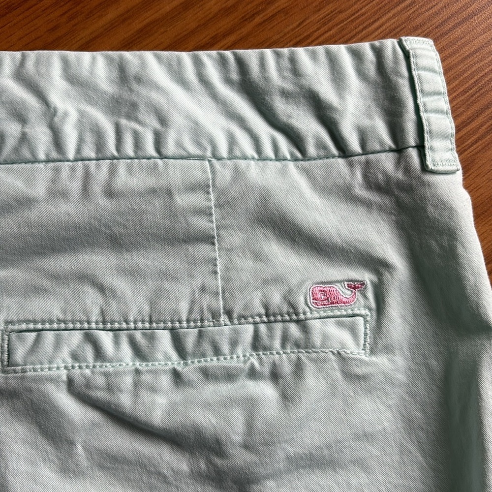 NWOT Woman’s Vineyard Vines Mint Shorts - Picture 3 of 4